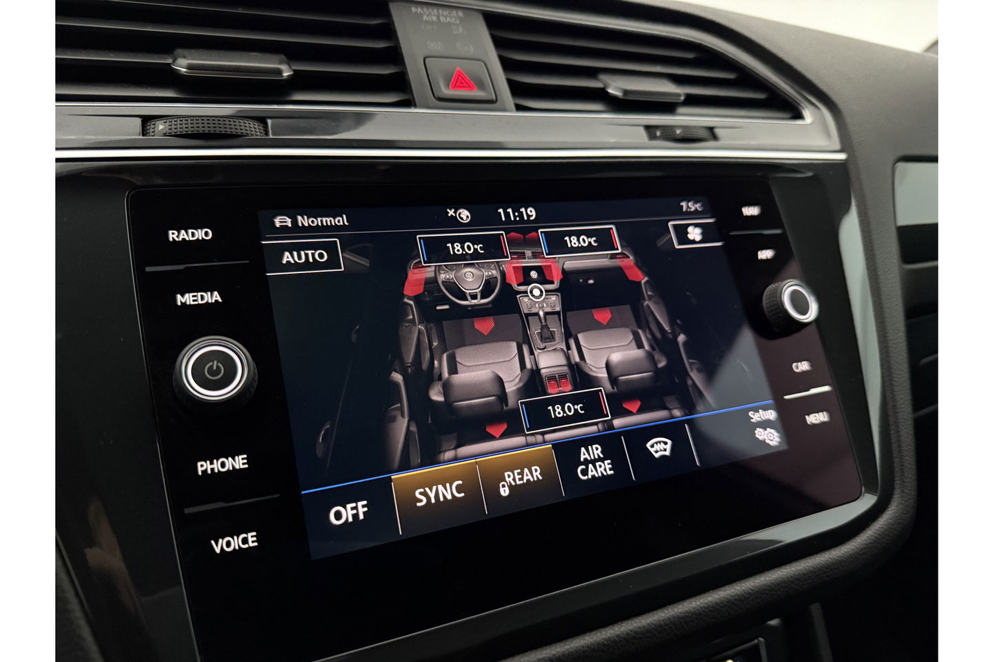Volkswagen Tiguan 1.5 TSI Highline R-Line 150PK DSG Virtual LED Camera Carplay Clima Cruise Navi PDC 20''LMV
