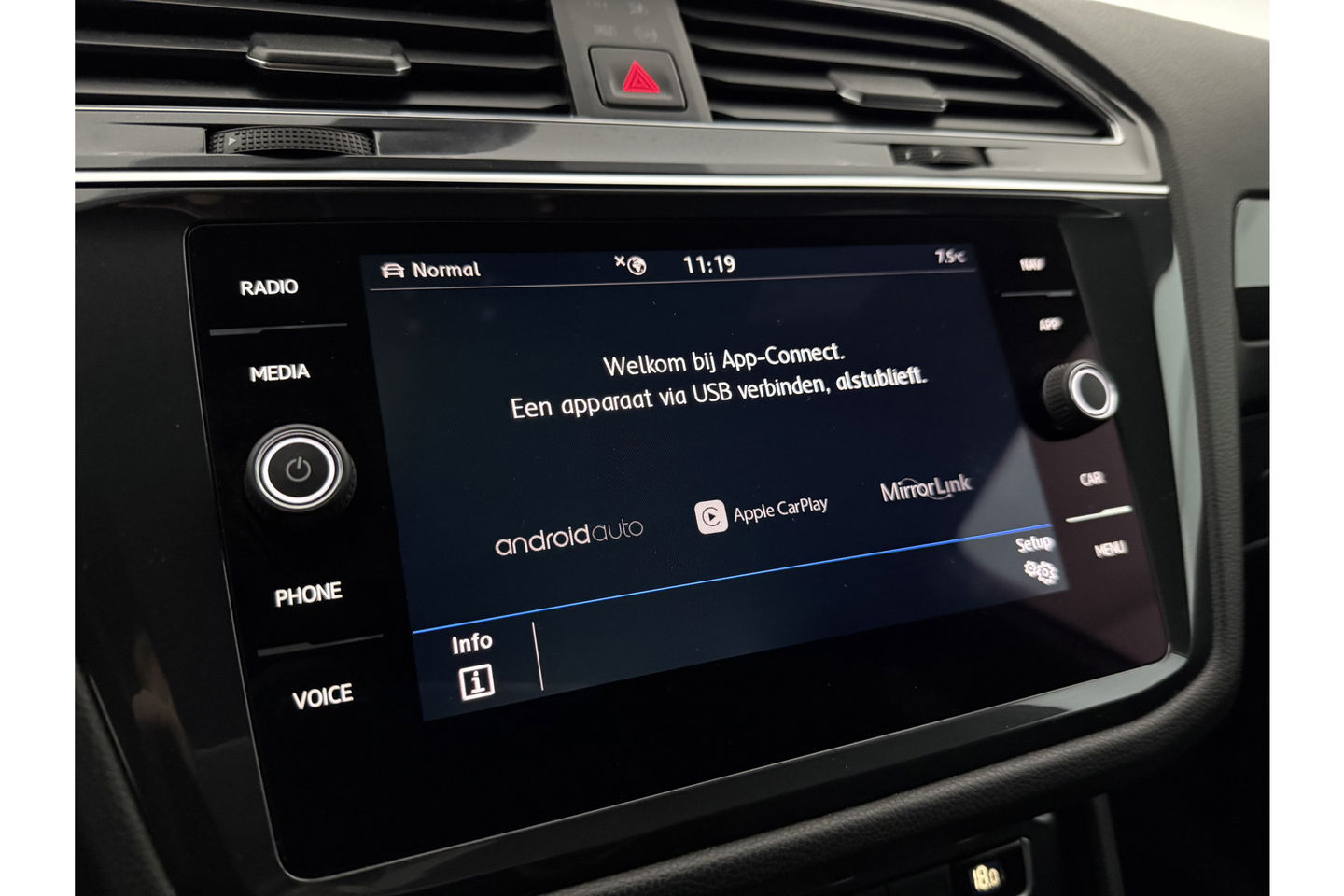 Volkswagen Tiguan 1.5 TSI Highline R-Line 150PK DSG Virtual LED Camera Carplay Clima Cruise Navi PDC 20''LMV