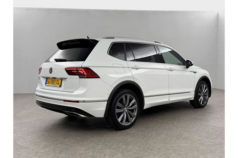 Volkswagen Tiguan 1.5 TSI Highline R-Line 150PK DSG Virtual LED Camera Carplay Clima Cruise Navi PDC 20''LMV
