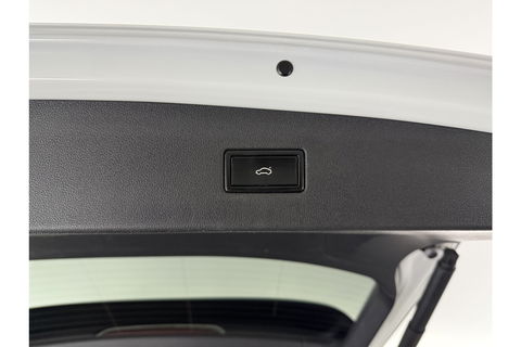 Volkswagen Tiguan 1.5 TSI Highline R-Line 150PK DSG Virtual LED Camera Carplay Clima Cruise Navi PDC 20''LMV
