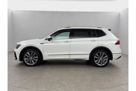 Volkswagen Tiguan 1.5 TSI Highline R-Line 150PK DSG Virtual LED Camera Carplay Clima Cruise Navi PDC 20''LMV
