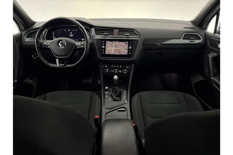 Volkswagen Tiguan 1.5 TSI Highline R-Line 150PK DSG Virtual LED Camera Carplay Clima Cruise Navi PDC 20''LMV