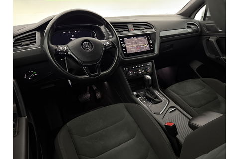Volkswagen Tiguan 1.5 TSI Highline R-Line 150PK DSG Virtual LED Camera Carplay Clima Cruise Navi PDC 20''LMV