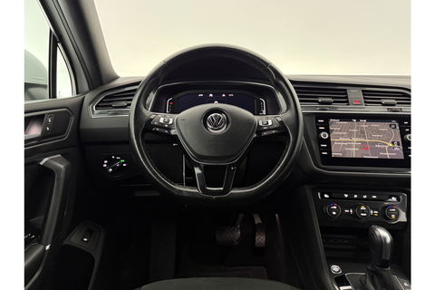 Volkswagen Tiguan 1.5 TSI Highline R-Line 150PK DSG Virtual LED Camera Carplay Clima Cruise Navi PDC 20''LMV