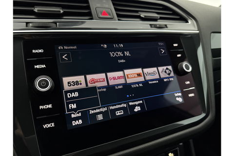 Volkswagen Tiguan 1.5 TSI Highline R-Line 150PK DSG Virtual LED Camera Carplay Clima Cruise Navi PDC 20''LMV