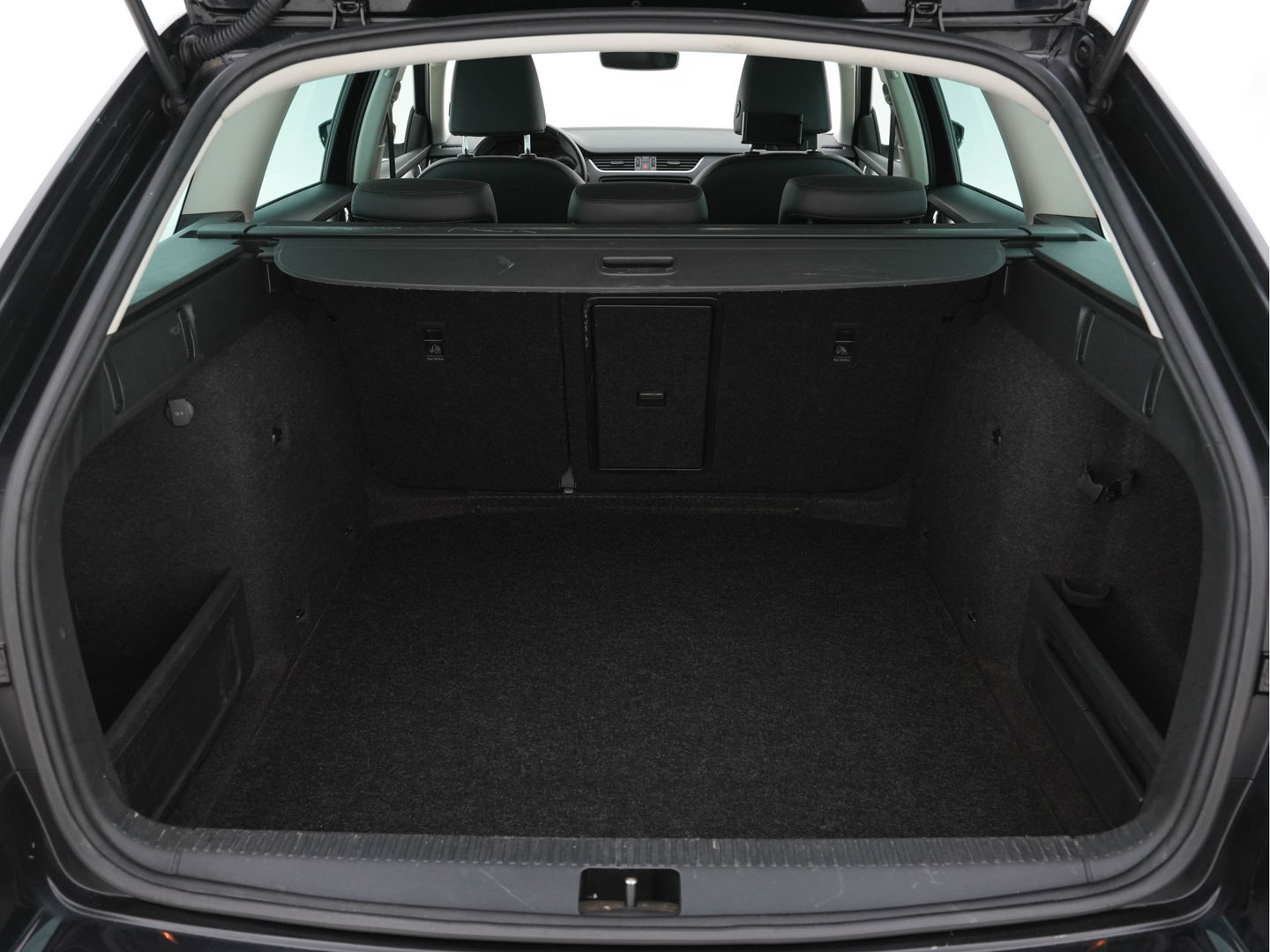 Škoda Octavia Combi 1.6 TDI Greentech Clever Edition *NAVI-FULLMAP | AMUNDSEN-AUDIO | ECC | CRUISE | DAB | APP-CONNECT | PDC | 1/2-LEATHER | COMFORT-SEATS | 16'' ALU*