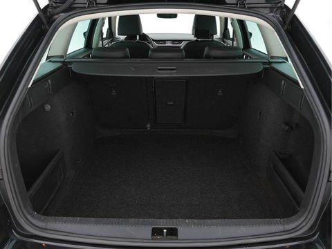 Škoda Octavia Combi 1.6 TDI Greentech Clever Edition *NAVI-FULLMAP | AMUNDSEN-AUDIO | ECC | CRUISE | DAB | APP-CONNECT | PDC | 1/2-LEATHER | COMFORT-SEATS | 16'' ALU*