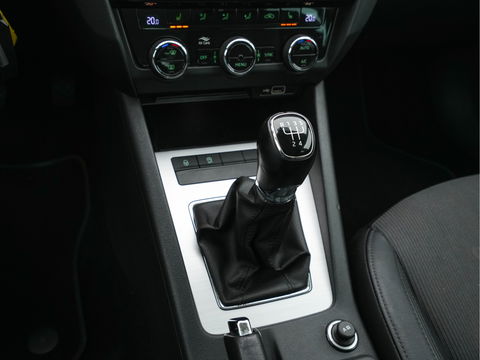 Škoda Octavia Combi 1.6 TDI Greentech Clever Edition *NAVI-FULLMAP | AMUNDSEN-AUDIO | ECC | CRUISE | DAB | APP-CONNECT | PDC | 1/2-LEATHER | COMFORT-SEATS | 16'' ALU*