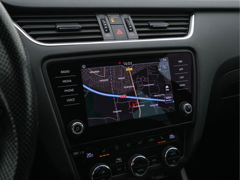 Škoda Octavia Combi 1.6 TDI Greentech Clever Edition *NAVI-FULLMAP | AMUNDSEN-AUDIO | ECC | CRUISE | DAB | APP-CONNECT | PDC | 1/2-LEATHER | COMFORT-SEATS | 16'' ALU*