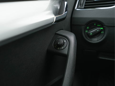 Škoda Octavia Combi 1.6 TDI Greentech Clever Edition *NAVI-FULLMAP | AMUNDSEN-AUDIO | ECC | CRUISE | DAB | APP-CONNECT | PDC | 1/2-LEATHER | COMFORT-SEATS | 16'' ALU*