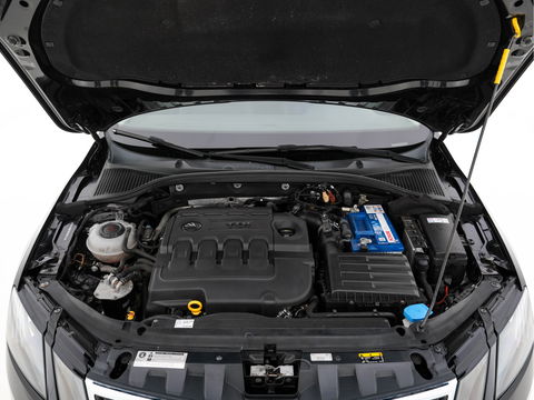 Škoda Octavia Combi 1.6 TDI Greentech Clever Edition *NAVI-FULLMAP | AMUNDSEN-AUDIO | ECC | CRUISE | DAB | APP-CONNECT | PDC | 1/2-LEATHER | COMFORT-SEATS | 16'' ALU*