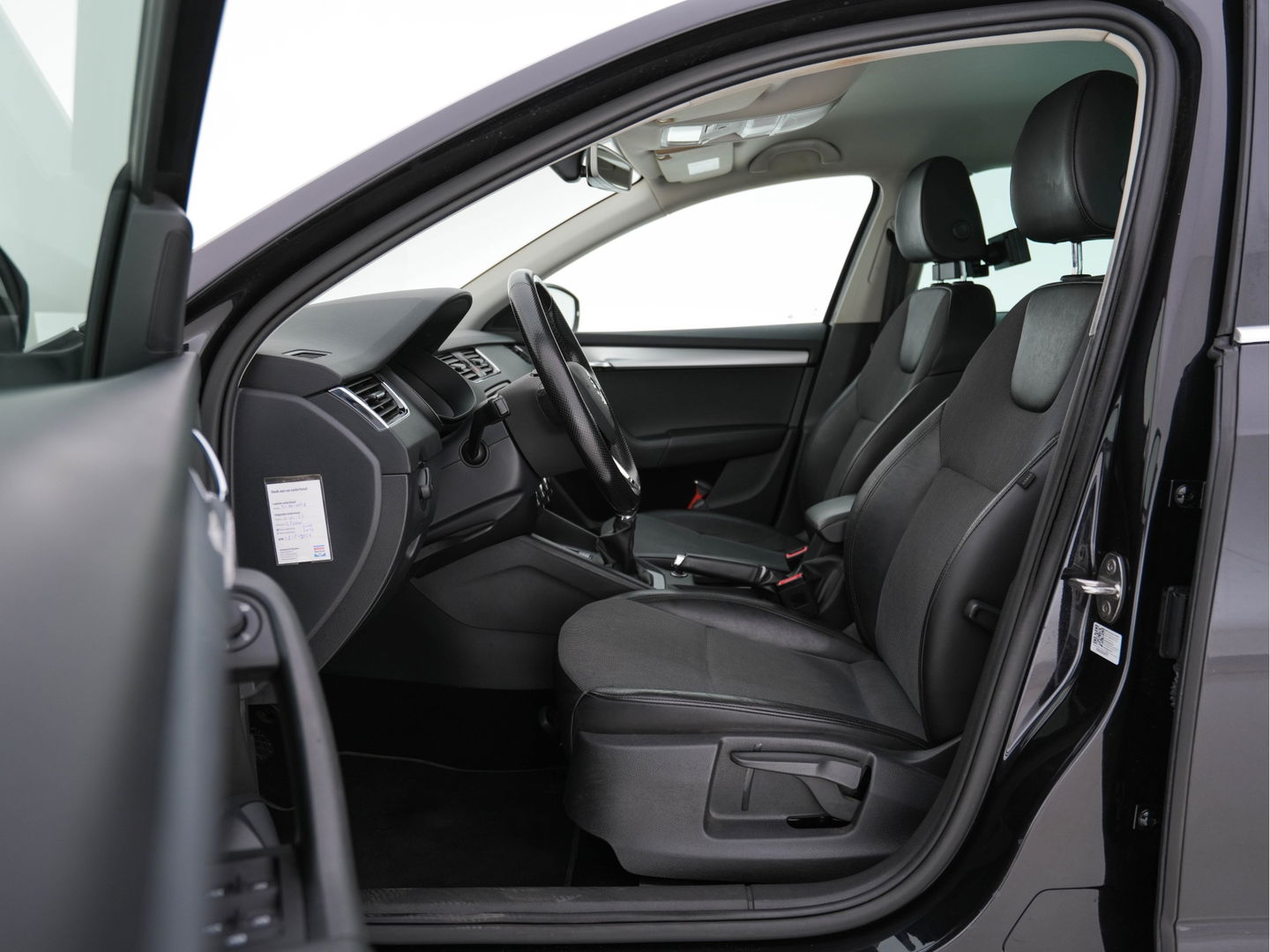Škoda Octavia Combi 1.6 TDI Greentech Clever Edition *NAVI-FULLMAP | AMUNDSEN-AUDIO | ECC | CRUISE | DAB | APP-CONNECT | PDC | 1/2-LEATHER | COMFORT-SEATS | 16'' ALU*