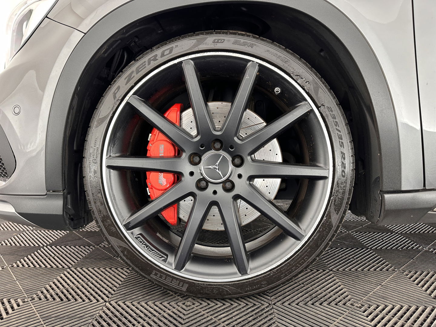 Mercedes-Benz GLA AMG 45 4MATIC *PANO | XENON | LEATHER-ALCANTARA | MEMORY-PACK | HARMAN/KARDON-AUDIO | KEYLESS |  CAMERA | SPORT-SEATS | HEATED-SEATS | NAVI-FULLMAP | SHIFT-PADDLES  | ECC | PDC | CRUISE | 20''ALU*