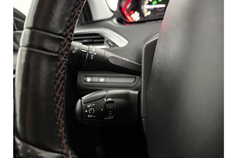 Peugeot 2008 1.2 110PK PureTech GT-Line Sfeerverl. Camera Carplay LED Pano Trekhaak Clima Cruise Navi PDC 17''LMV