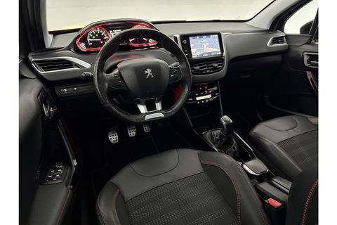 Peugeot 2008 1.2 110PK PureTech GT-Line Sfeerverl. Camera Carplay LED Pano Trekhaak Clima Cruise Navi PDC 17''LMV