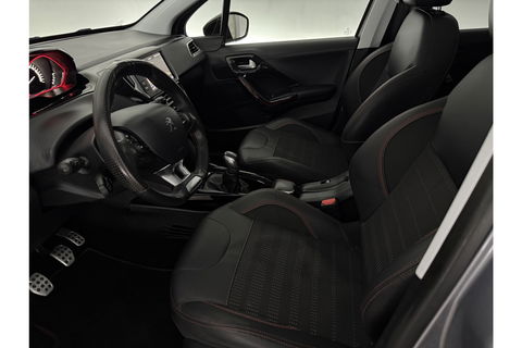 Peugeot 2008 1.2 110PK PureTech GT-Line Sfeerverl. Camera Carplay LED Pano Trekhaak Clima Cruise Navi PDC 17''LMV
