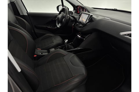 Peugeot 2008 1.2 110PK PureTech GT-Line Sfeerverl. Camera Carplay LED Pano Trekhaak Clima Cruise Navi PDC 17''LMV