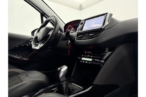 Peugeot 2008 1.2 110PK PureTech GT-Line Sfeerverl. Camera Carplay LED Pano Trekhaak Clima Cruise Navi PDC 17''LMV