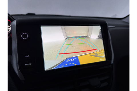 Peugeot 2008 1.2 110PK PureTech GT-Line Sfeerverl. Camera Carplay LED Pano Trekhaak Clima Cruise Navi PDC 17''LMV