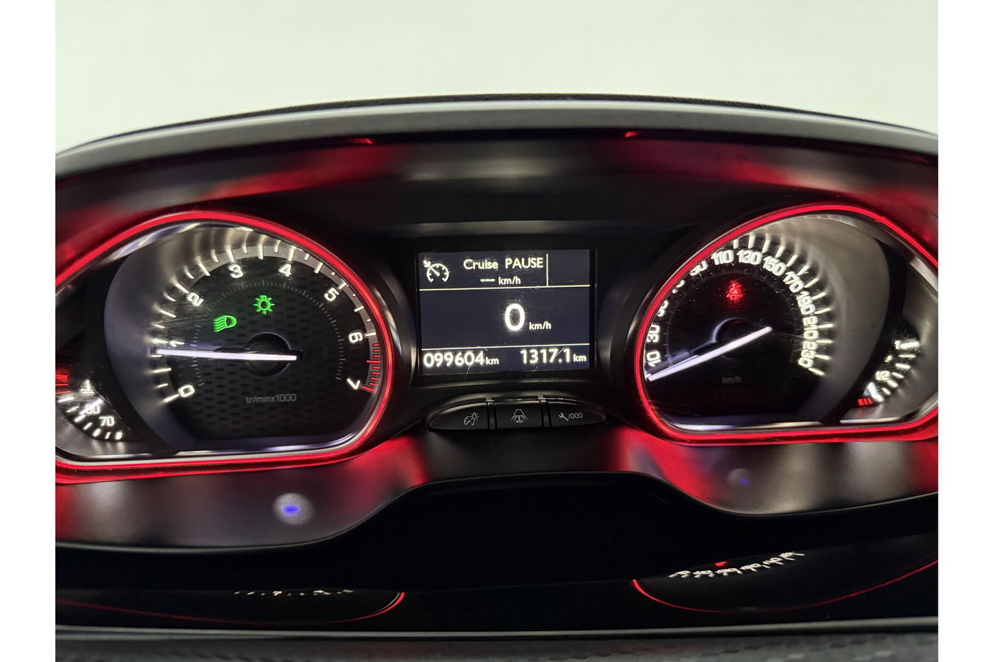 Peugeot 2008 1.2 110PK PureTech GT-Line Sfeerverl. Camera Carplay LED Pano Trekhaak Clima Cruise Navi PDC 17''LMV
