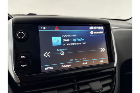 Peugeot 2008 1.2 110PK PureTech GT-Line Sfeerverl. Camera Carplay LED Pano Trekhaak Clima Cruise Navi PDC 17''LMV