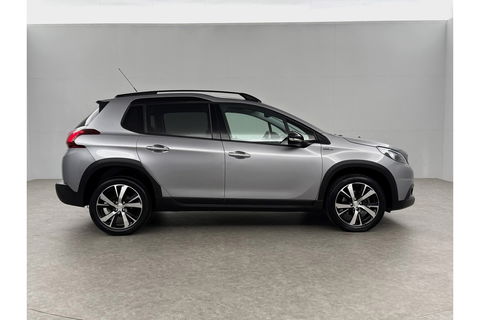 Peugeot 2008 1.2 110PK PureTech GT-Line Sfeerverl. Camera Carplay LED Pano Trekhaak Clima Cruise Navi PDC 17''LMV