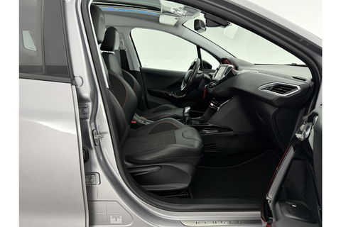Peugeot 2008 1.2 110PK PureTech GT-Line Sfeerverl. Camera Carplay LED Pano Trekhaak Clima Cruise Navi PDC 17''LMV