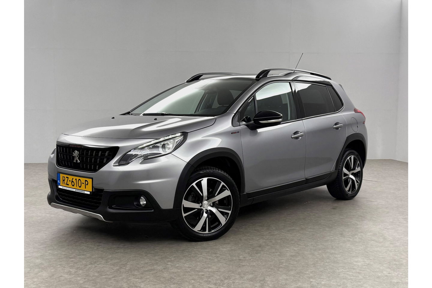 Peugeot 2008 1.2 110PK PureTech GT-Line Sfeerverl. Camera Carplay LED Pano Trekhaak Clima Cruise Navi PDC 17''LMV
