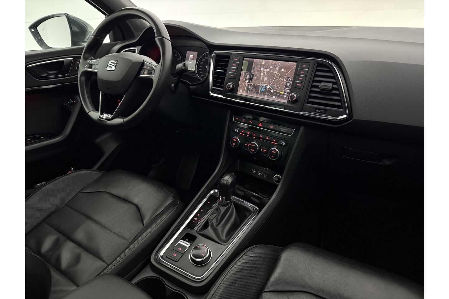 SEAT Ateca 1.4 EcoTSI Xcellence 150PK Pano Sfeer Carplay Clima Cruise 360Camera Navi 19"LMV LED PDC