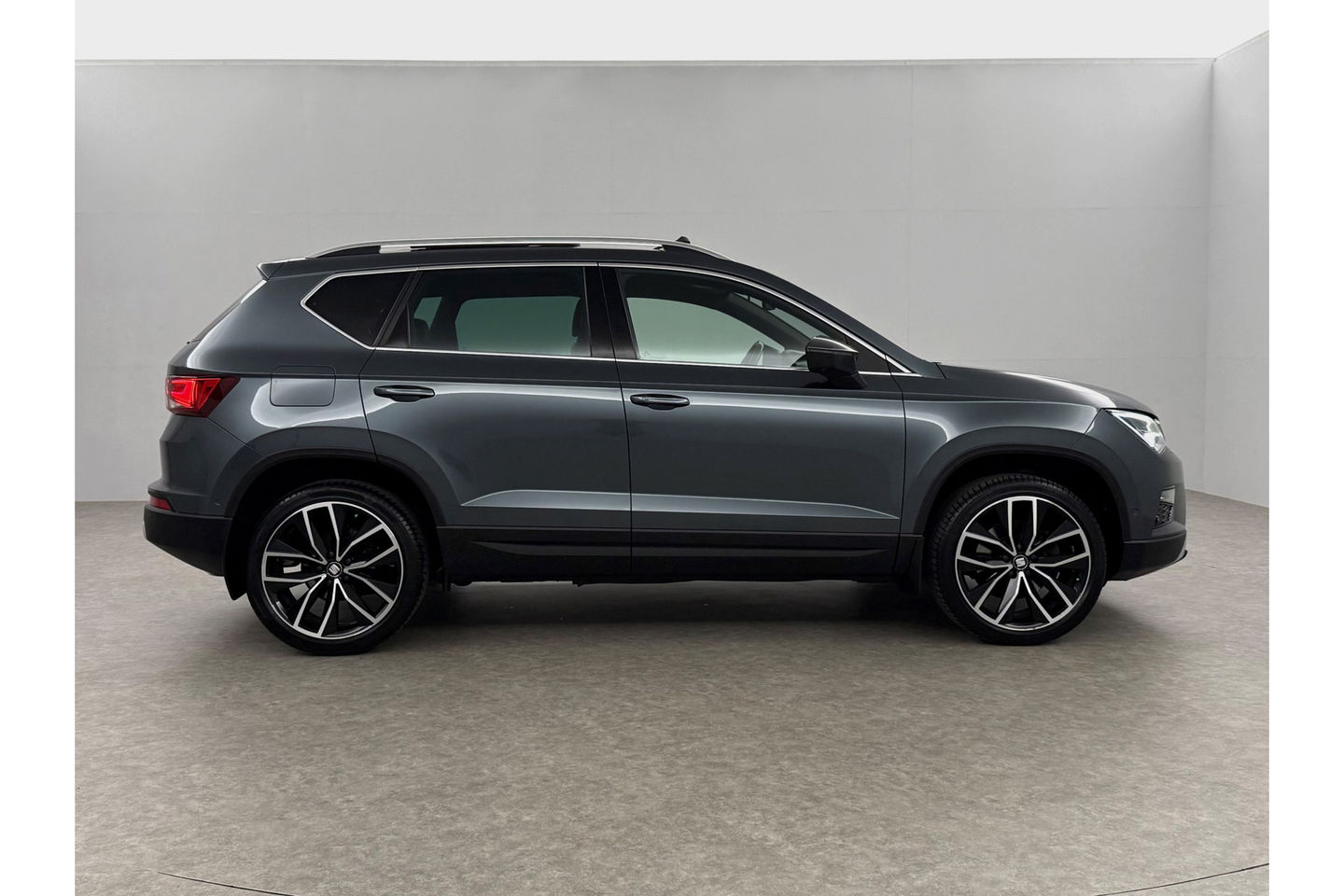 SEAT Ateca 1.4 EcoTSI Xcellence 150PK Pano Sfeer Carplay Clima Cruise 360Camera Navi 19"LMV LED PDC