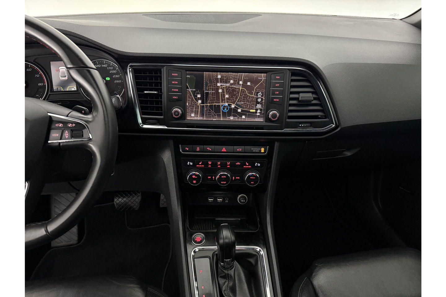 SEAT Ateca 1.4 EcoTSI Xcellence 150PK Pano Sfeer Carplay Clima Cruise 360Camera Navi 19"LMV LED PDC