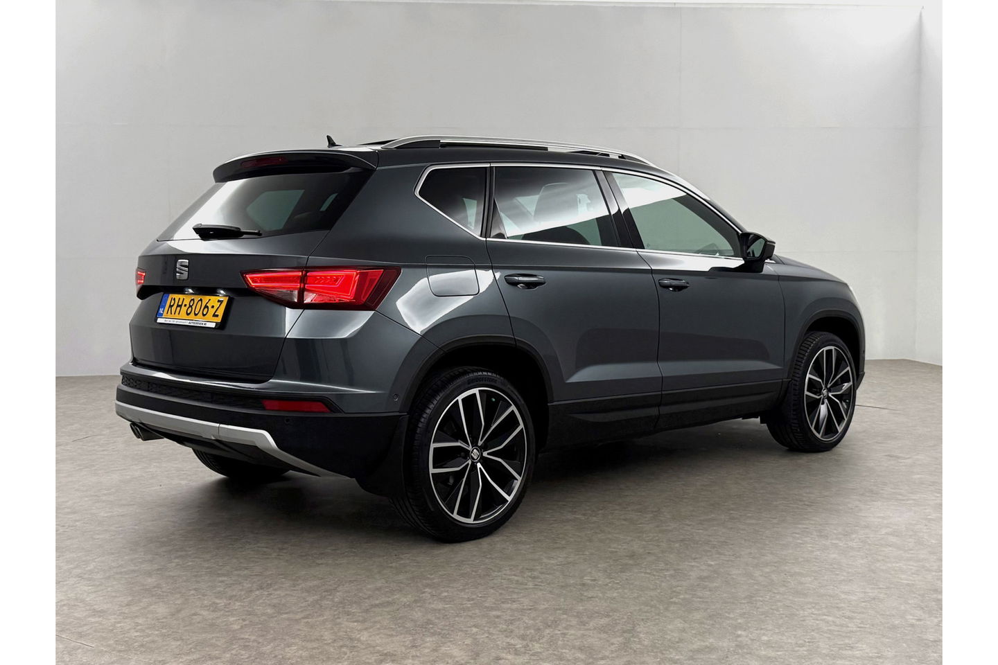 SEAT Ateca 1.4 EcoTSI Xcellence 150PK Pano Sfeer Carplay Clima Cruise 360Camera Navi 19"LMV LED PDC