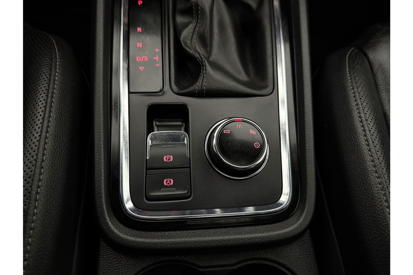 SEAT Ateca 1.4 EcoTSI Xcellence 150PK Pano Sfeer Carplay Clima Cruise 360Camera Navi 19"LMV LED PDC