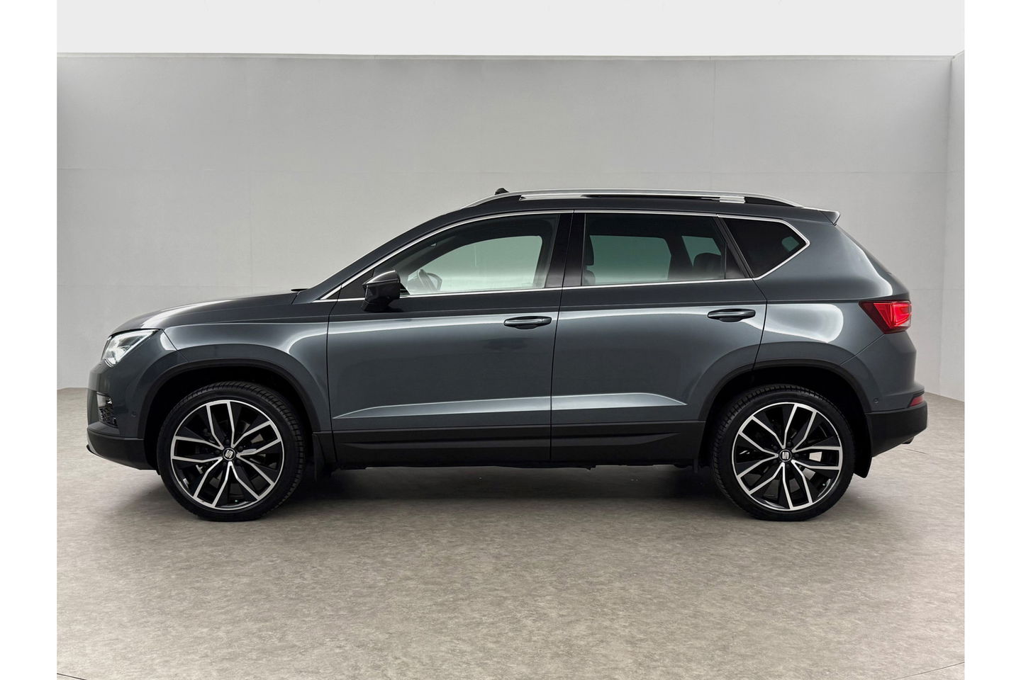 SEAT Ateca 1.4 EcoTSI Xcellence 150PK Pano Sfeer Carplay Clima Cruise 360Camera Navi 19"LMV LED PDC