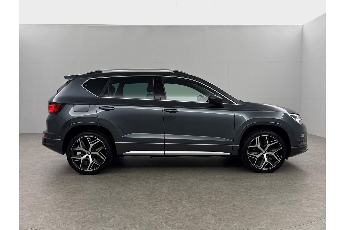 SEAT Ateca 1.5 TSI FR Business Intense 150PK 360Camera Sfeer Carplay Virtual LED Clima Cruise Navi  PDC 19"LMV