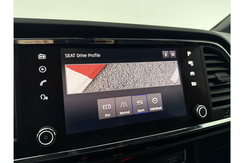 SEAT Ateca 1.5 TSI FR Business Intense 150PK 360Camera Sfeer Carplay Virtual LED Clima Cruise Navi  PDC 19"LMV