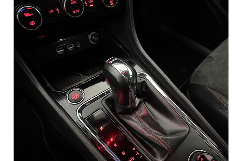 SEAT Ateca 1.5 TSI FR Business Intense 150PK 360Camera Sfeer Carplay Virtual LED Clima Cruise Navi  PDC 19"LMV