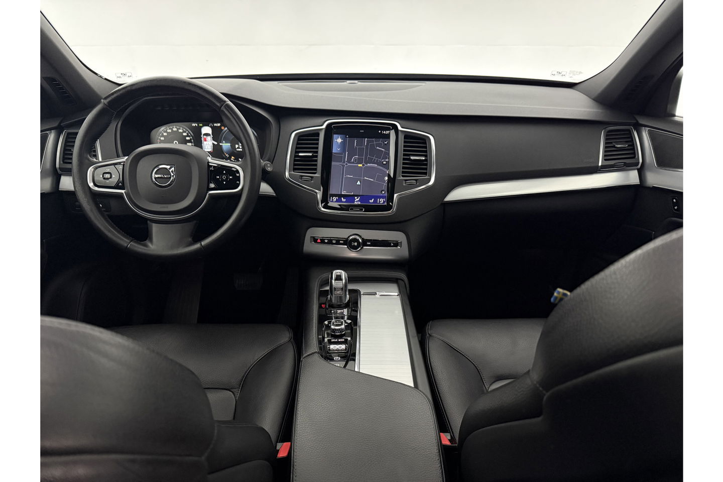Volvo XC90 2.0 T8 Twin Engine AWD Inscription 7P 358PK Pano Trekhaak Carplay LED Virtual Camera Clima Cruise Navi PDC 21''LMV