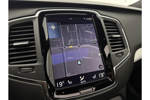 Volvo XC90 2.0 T8 Twin Engine AWD Inscription 7P 358PK Pano Trekhaak Carplay LED Virtual Camera Clima Cruise Navi PDC 21''LMV