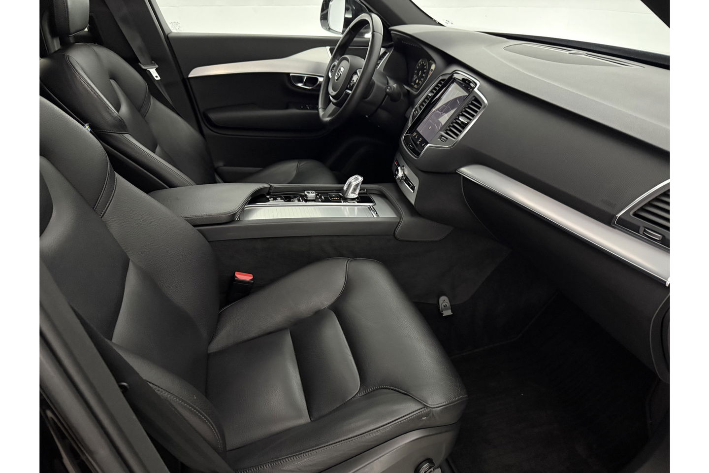 Volvo XC90 2.0 T8 Twin Engine AWD Inscription 7P 358PK Pano Trekhaak Carplay LED Virtual Camera Clima Cruise Navi PDC 21''LMV