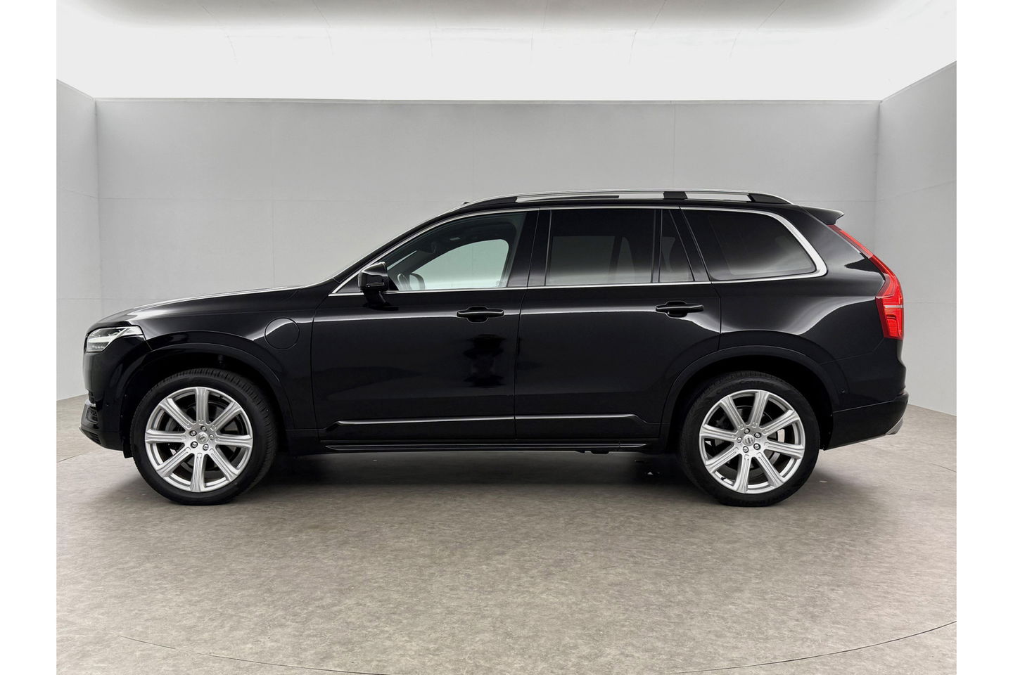 Volvo XC90 2.0 T8 Twin Engine AWD Inscription 7P 358PK Pano Trekhaak Carplay LED Virtual Camera Clima Cruise Navi PDC 21''LMV