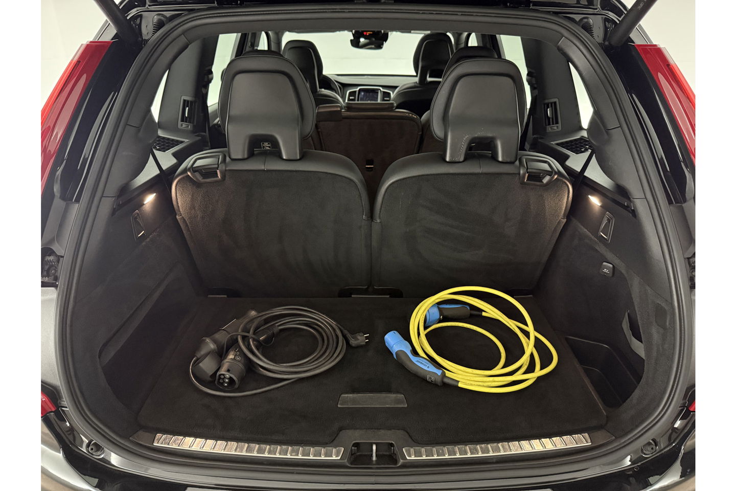 Volvo XC90 2.0 T8 Twin Engine AWD Inscription 7P 358PK Pano Trekhaak Carplay LED Virtual Camera Clima Cruise Navi PDC 21''LMV