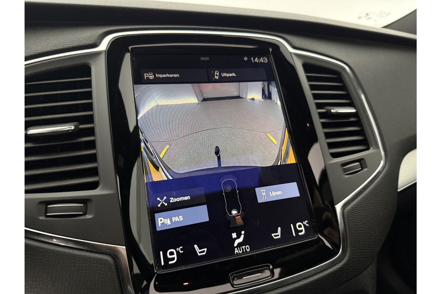 Volvo XC90 2.0 T8 Twin Engine AWD Inscription 7P 358PK Pano Trekhaak Carplay LED Virtual Camera Clima Cruise Navi PDC 21''LMV