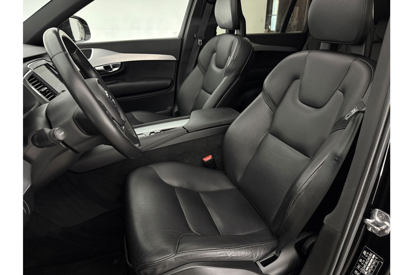 Volvo XC90 2.0 T8 Twin Engine AWD Inscription 7P 358PK Pano Trekhaak Carplay LED Virtual Camera Clima Cruise Navi PDC 21''LMV