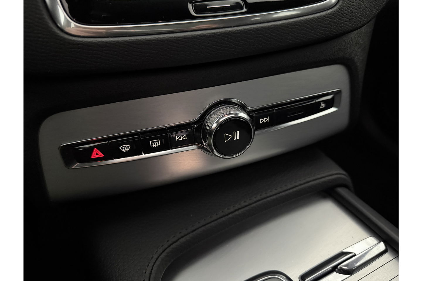 Volvo XC90 2.0 T8 Twin Engine AWD Inscription 7P 358PK Pano Trekhaak Carplay LED Virtual Camera Clima Cruise Navi PDC 21''LMV