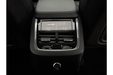 Volvo XC90 2.0 T8 Twin Engine AWD Inscription 7P 358PK Pano Trekhaak Carplay LED Virtual Camera Clima Cruise Navi PDC 21''LMV