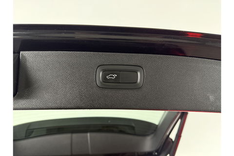 Volvo XC90 2.0 T8 Twin Engine AWD Inscription 7P 358PK Pano Trekhaak Carplay LED Virtual Camera Clima Cruise Navi PDC 21''LMV