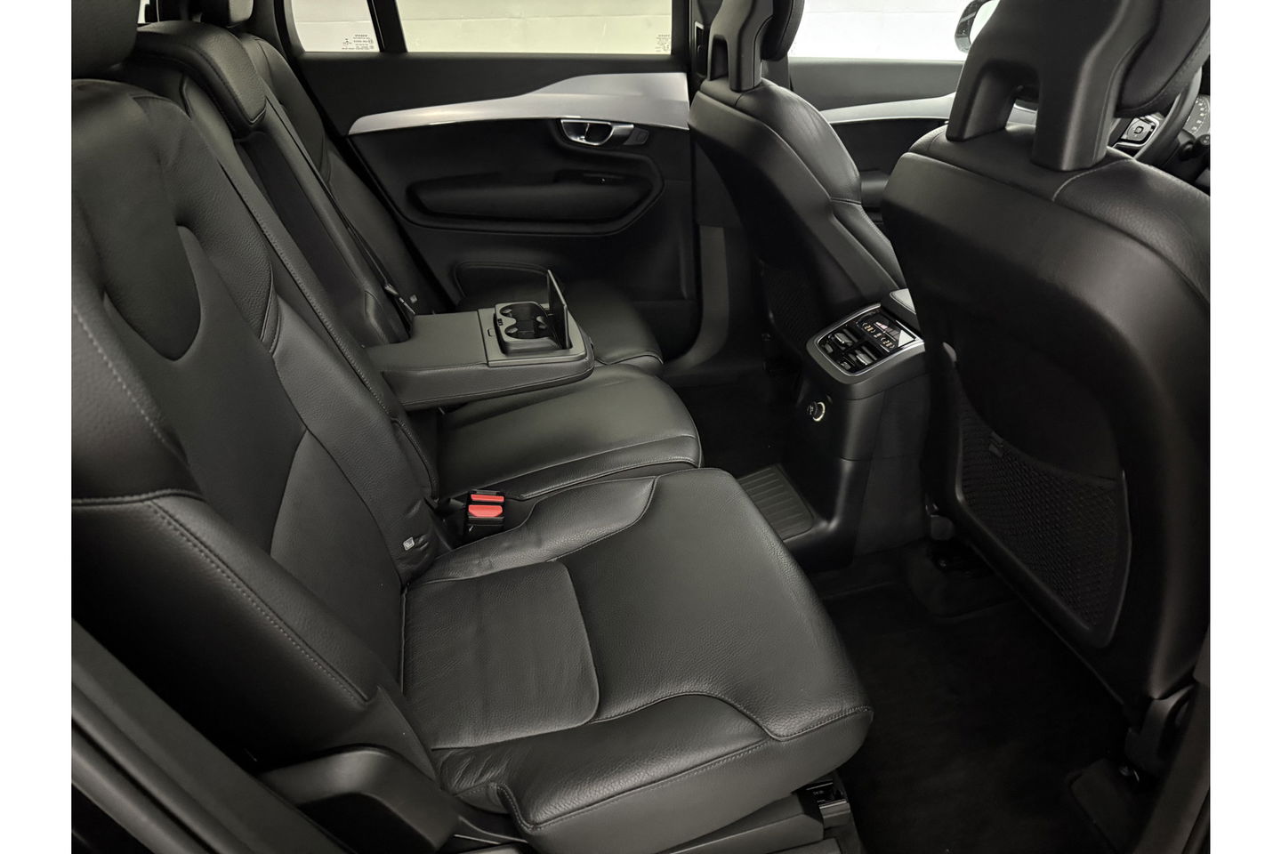 Volvo XC90 2.0 T8 Twin Engine AWD Inscription 7P 358PK Pano Trekhaak Carplay LED Virtual Camera Clima Cruise Navi PDC 21''LMV