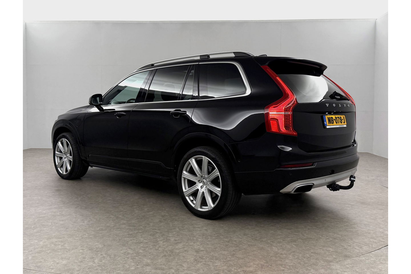 Volvo XC90 2.0 T8 Twin Engine AWD Inscription 7P 358PK Pano Trekhaak Carplay LED Virtual Camera Clima Cruise Navi PDC 21''LMV