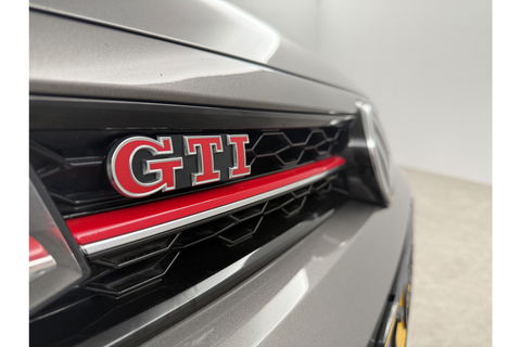 Volkswagen Polo 2.0 TSI GTI | beats-audio | 200PK Pano LED DSG Virtual Camera Carplay Clima Cruise Navi PDC 18''LMV